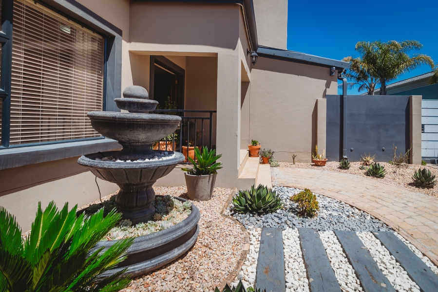 5 Bedroom Property for Sale in Panorama Western Cape